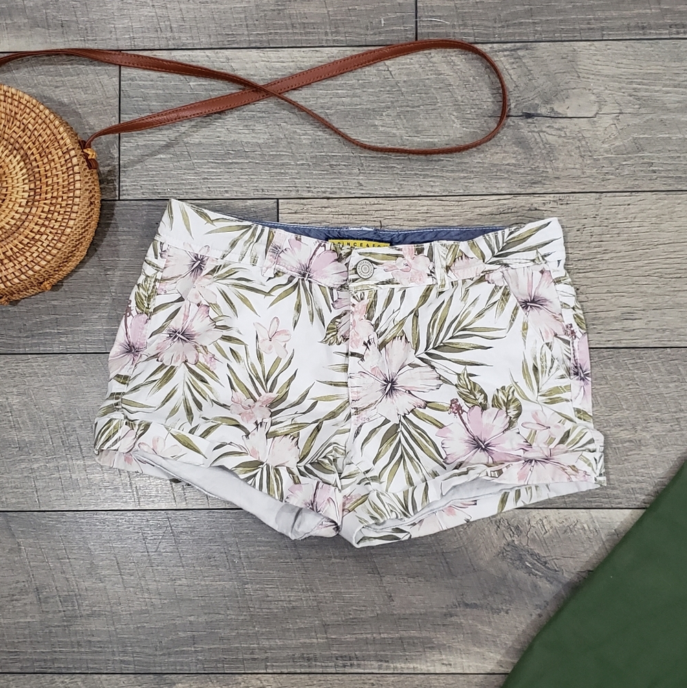 Cute Floral Aeropostale Cuffed  Hawaiian Shorts